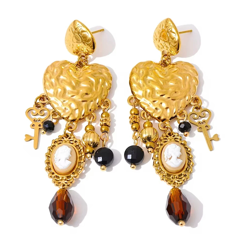 Sacred Heart Cameo – Statement Σκουλαρίκια με Καμέο & Φυλαχτά