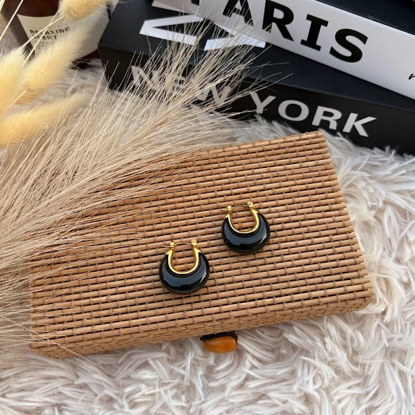 Black Curve – Επιχρυσωμένα ατσάλινα σκουλαρίκια.