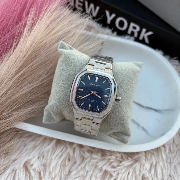 Silver Edge – Ατσάλινο Ρολόι Ασημί με Μπλε Καντράν.