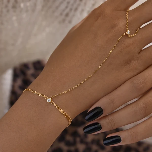 Luna Hand Chain – Χρυσή Αλυσίδα Χεριού με Ζιργκόν