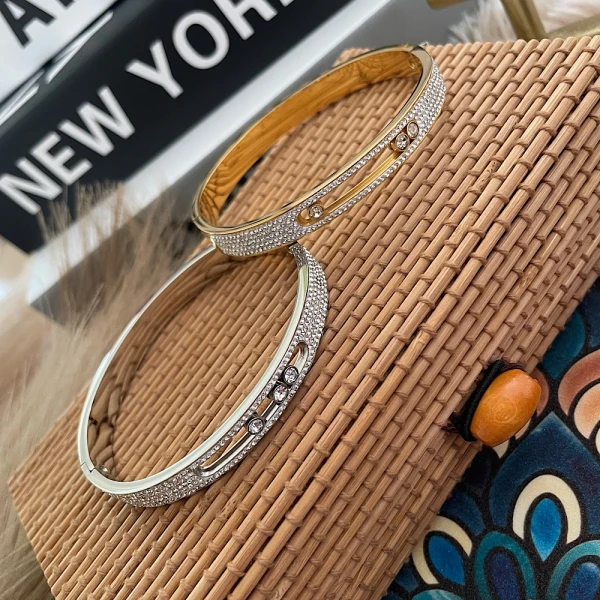 Celeste ατσάλινη χειροπέδα(ασημί ή χρυσό)