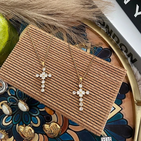 Sereno Cross Steel necklace.