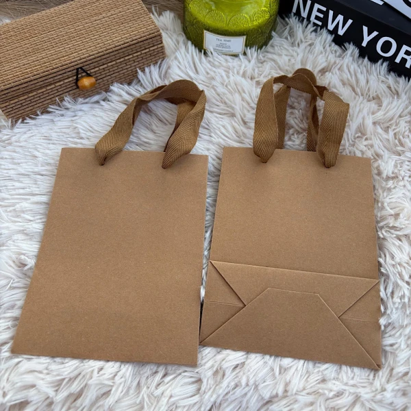 Σακουλίτσες  δώρου από χαρτί πολυτελείας. 10 τεμάχια
