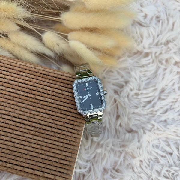 Γυναικείο Ρολόι “Black Elegance” – Ατσάλινο & Αδιάβροχο.