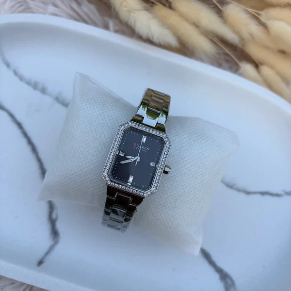 Γυναικείο Ρολόι “Black Elegance” – Ατσάλινο & Αδιάβροχο.