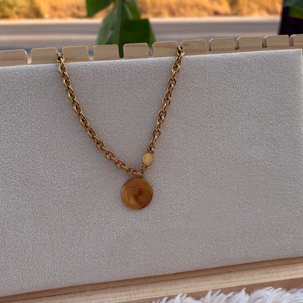 Κολιέ “Golden Coin” – Ατσάλι