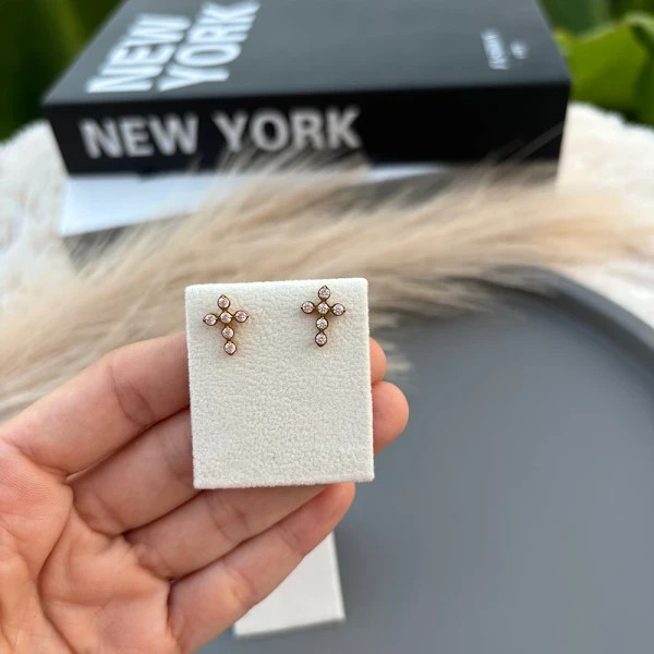 Σκουλαρίκια “Shiny Cross” – Ατσάλι με Ζιρκόν(διαθέσιμα σε χρυσό και ασημί)