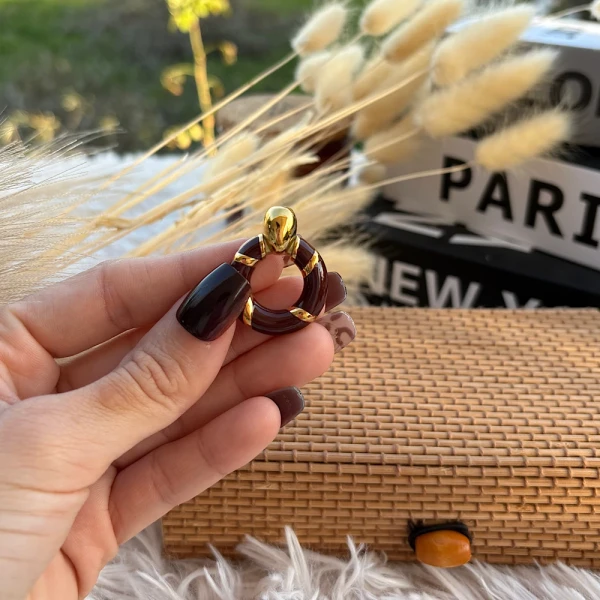 Choco Gold Hoops – Ατσάλινα Σκουλαρίκια Καφέ Κρίκος με Χρυσές Λεπτομέρειες