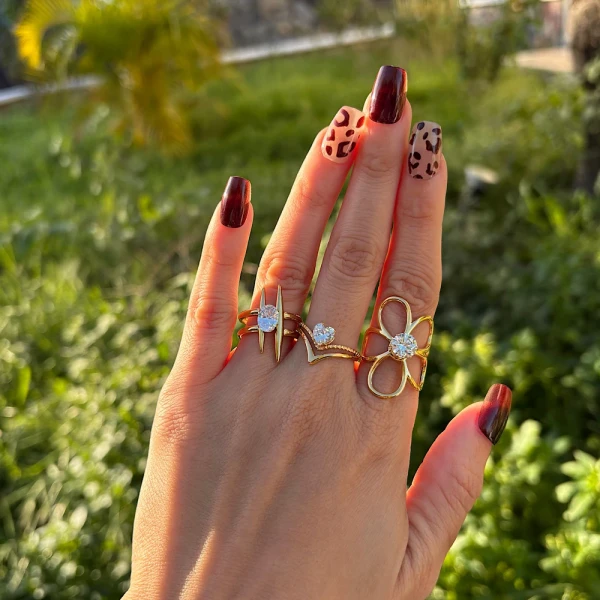 V Sparkle Ring – Ατσάλινο Δαχτυλίδι (Αυξομειούμενο)