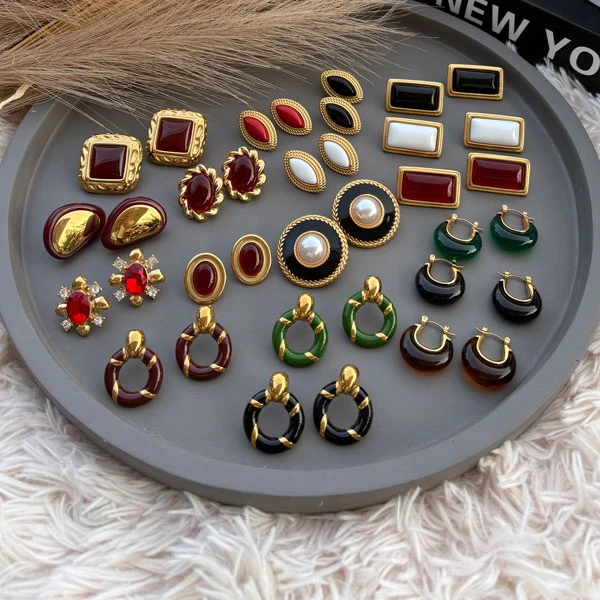 Σκουλαρίκια